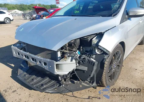 2016 Ford Focus Se z USA, uszkodzony, nr VIN 1FADP3K20GL326621